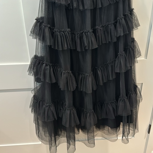 Plus size Betsy and Adam Tiered Mesh Gown (WORN ONCE!!! PERFECT CONDITION) - Picture 7 of 7